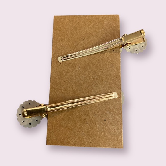 2pcs Flower Minimalist Hair Clips - #184 - Picture 2 of 2